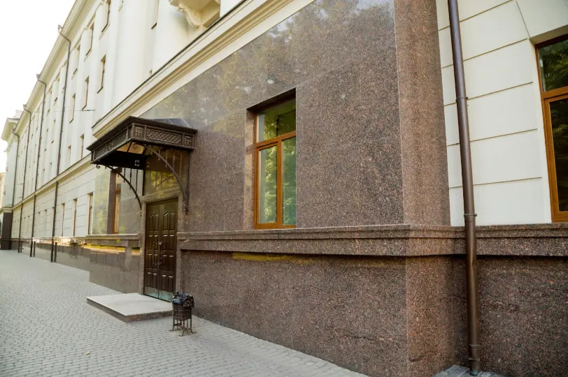 Marble vs Granite: Which Stone Is Better for Buildings?